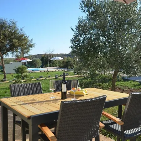 Bella Di Campo * רוביני