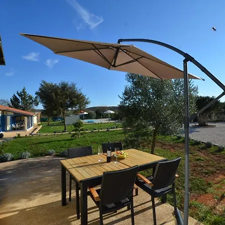 Bella Di Campo * רוביני