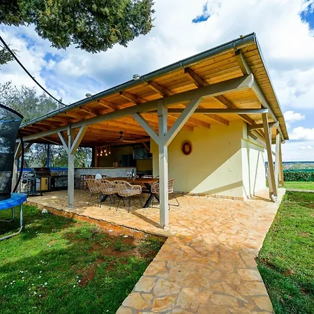 Bella Di Campo * רוביני