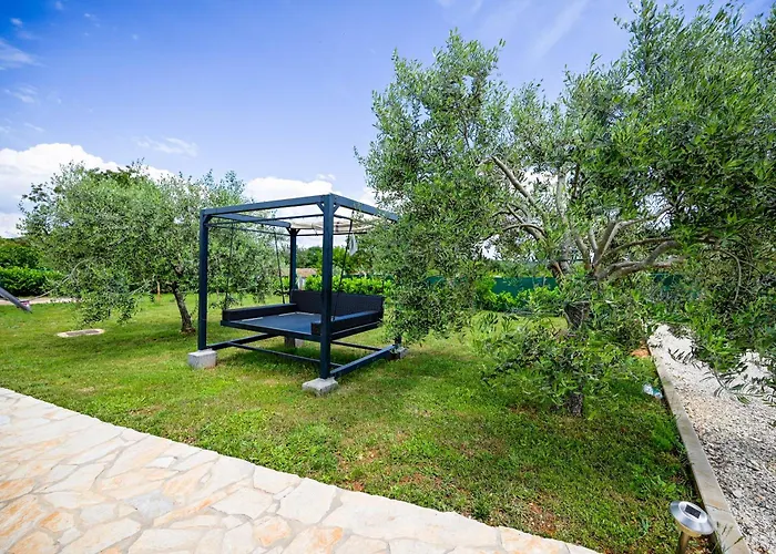 Bella Di Campo * Ρόβινι