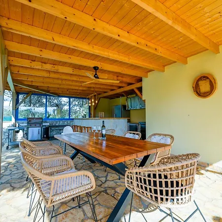 펜션 Bella Di Campo 로비니