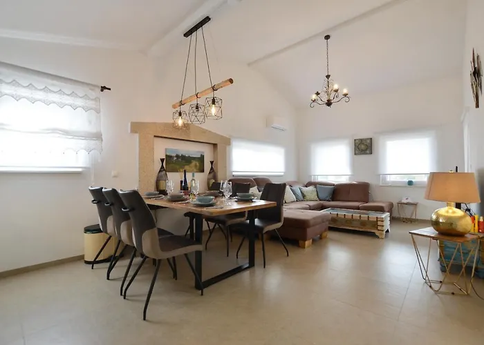 Bella Di Campo * 로비니