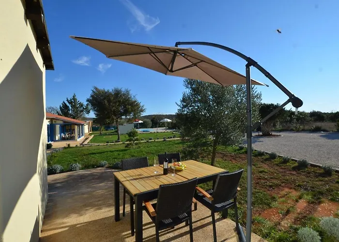 Bella Di Campo * Ρόβινι