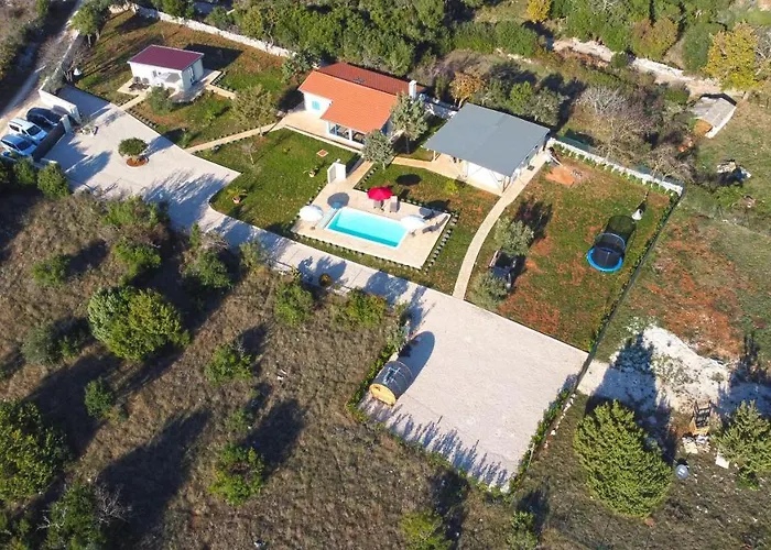 Bella Di Campo * Ρόβινι