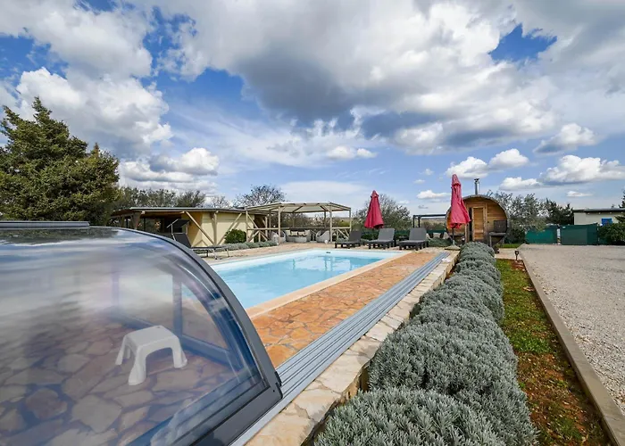 Bella Di Campo Ρόβινι